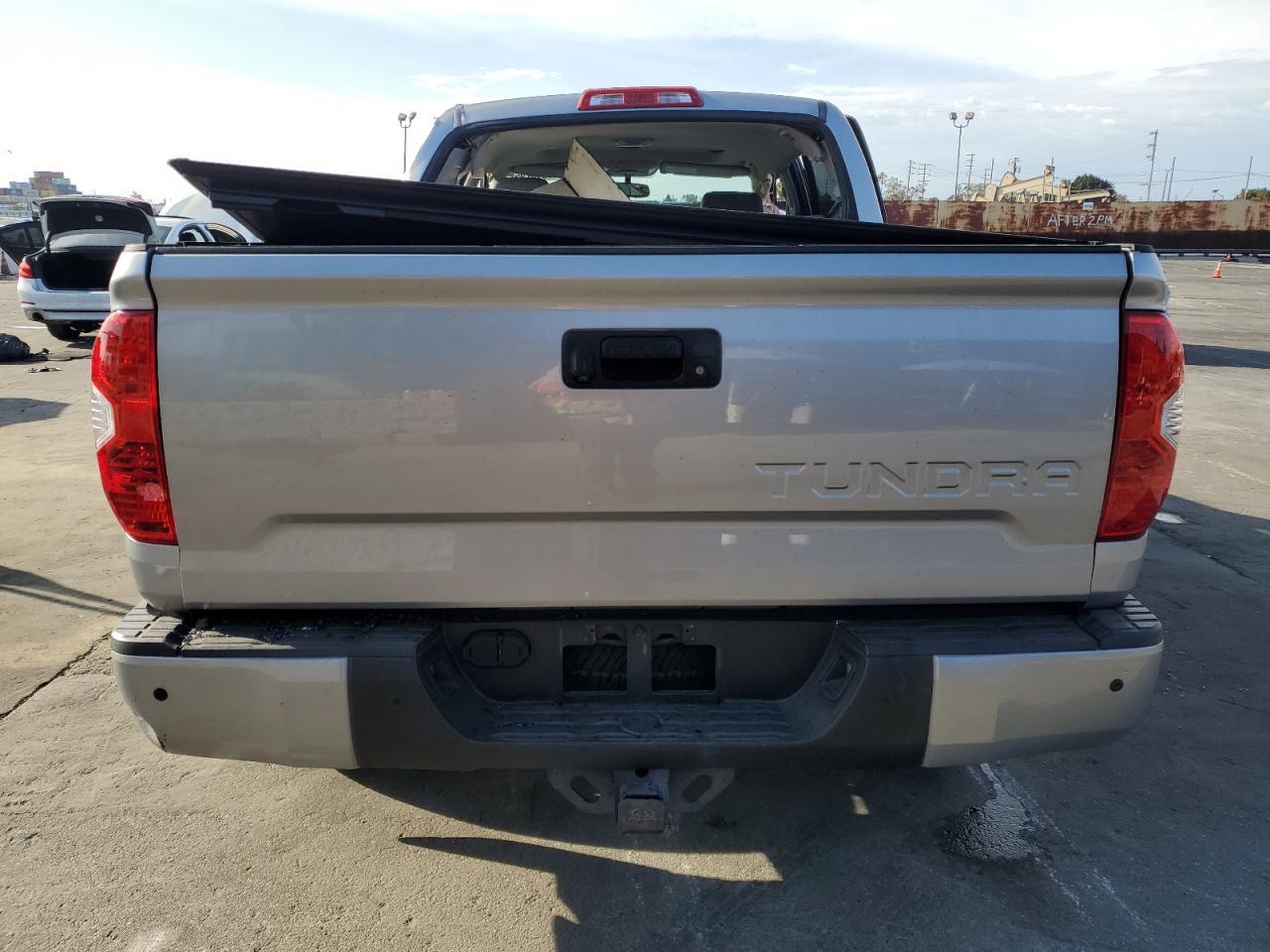 2015 Toyota Tundra Crewmax Limited - Фото 6