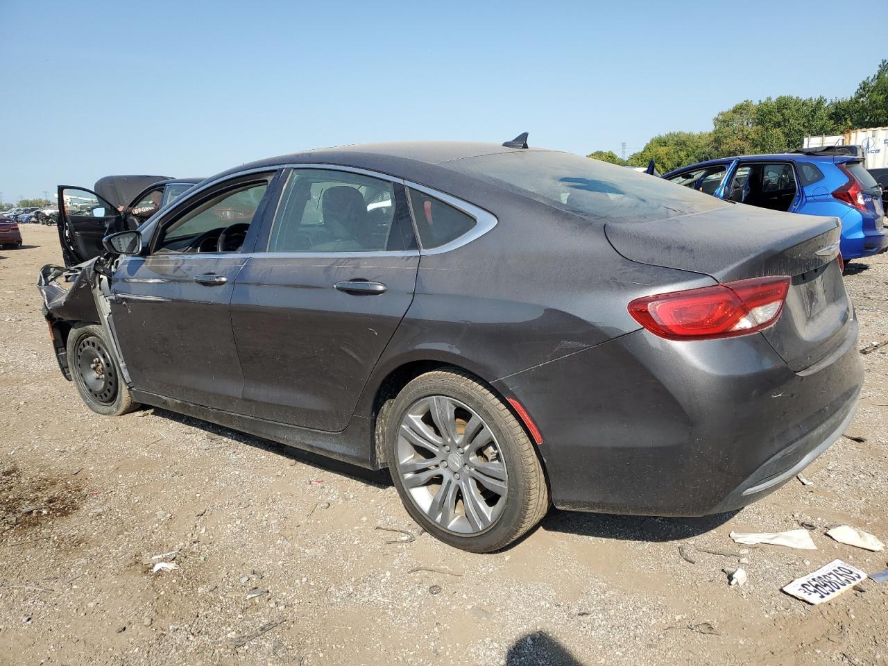 2016 Chrysler 200 Limited - Фото 2