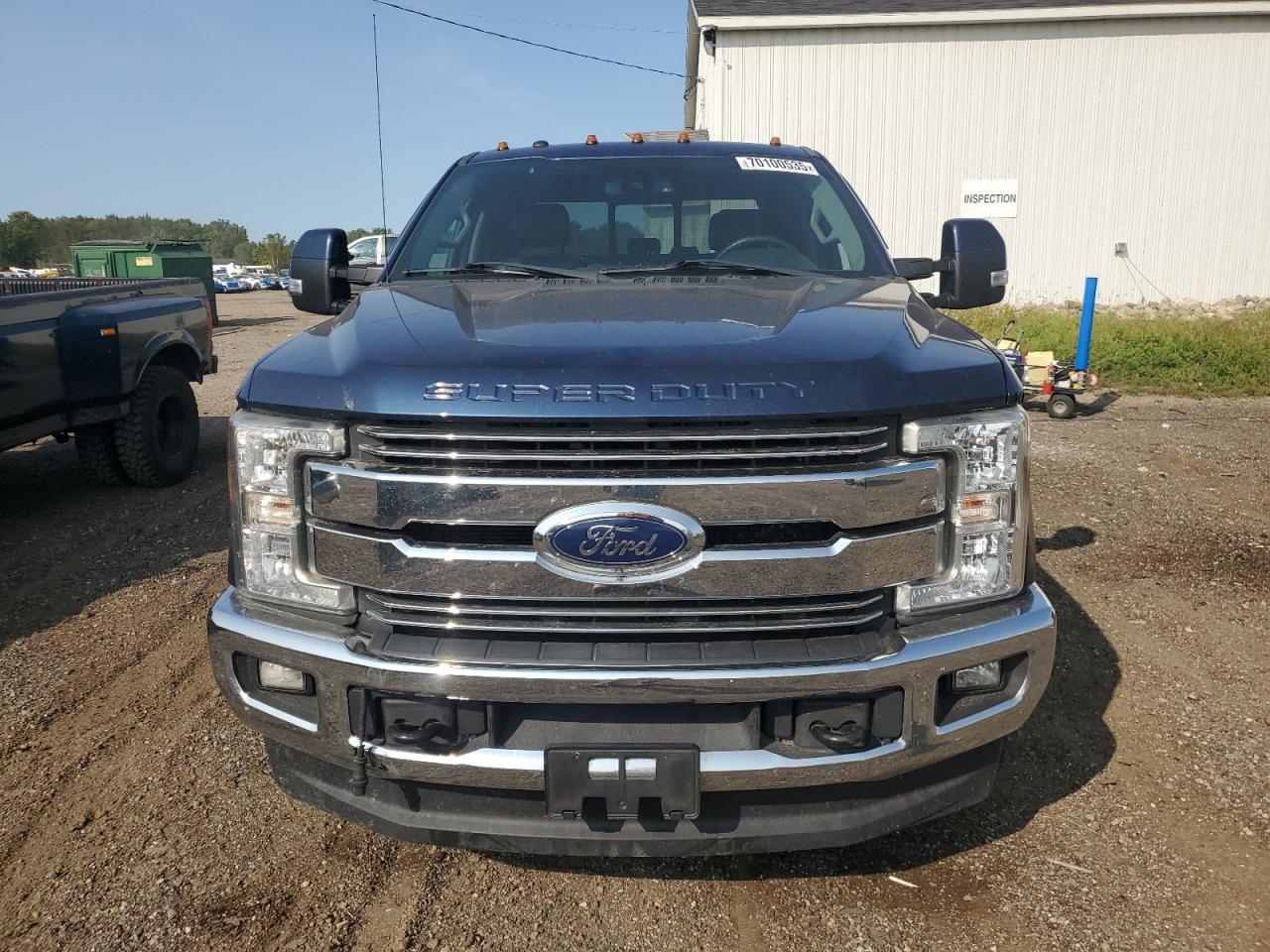 2017 Ford F350 Super Duty - Фото 5