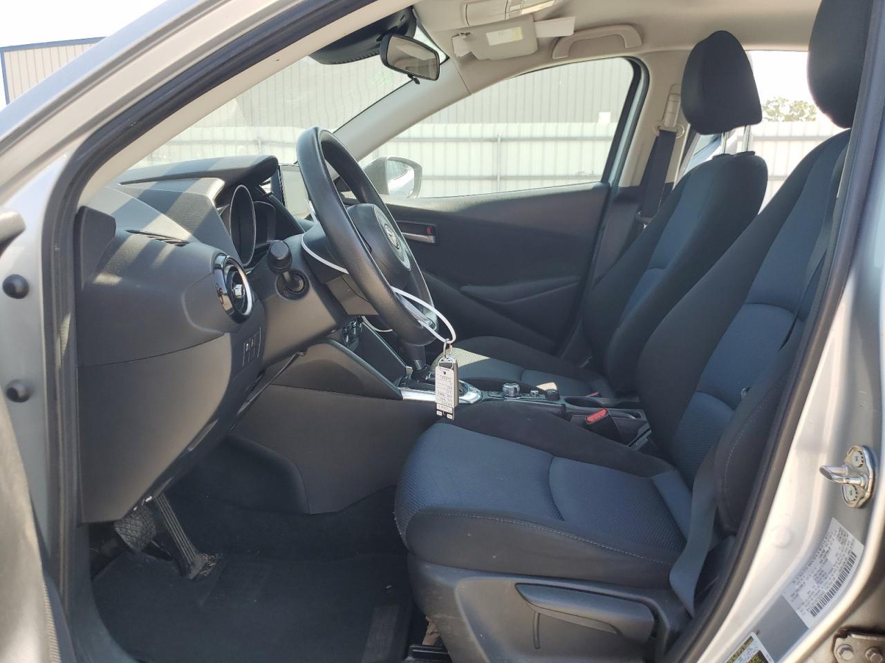 2019 Toyota Yaris L - Фото 7