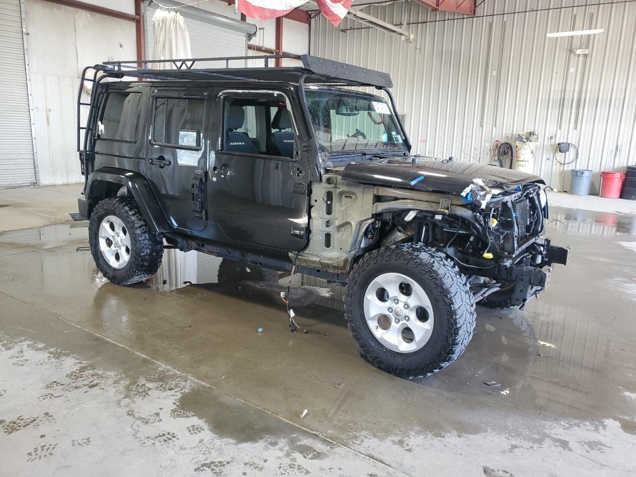 2015 Jeep Wrangler Unlimited Sahara - Image 4