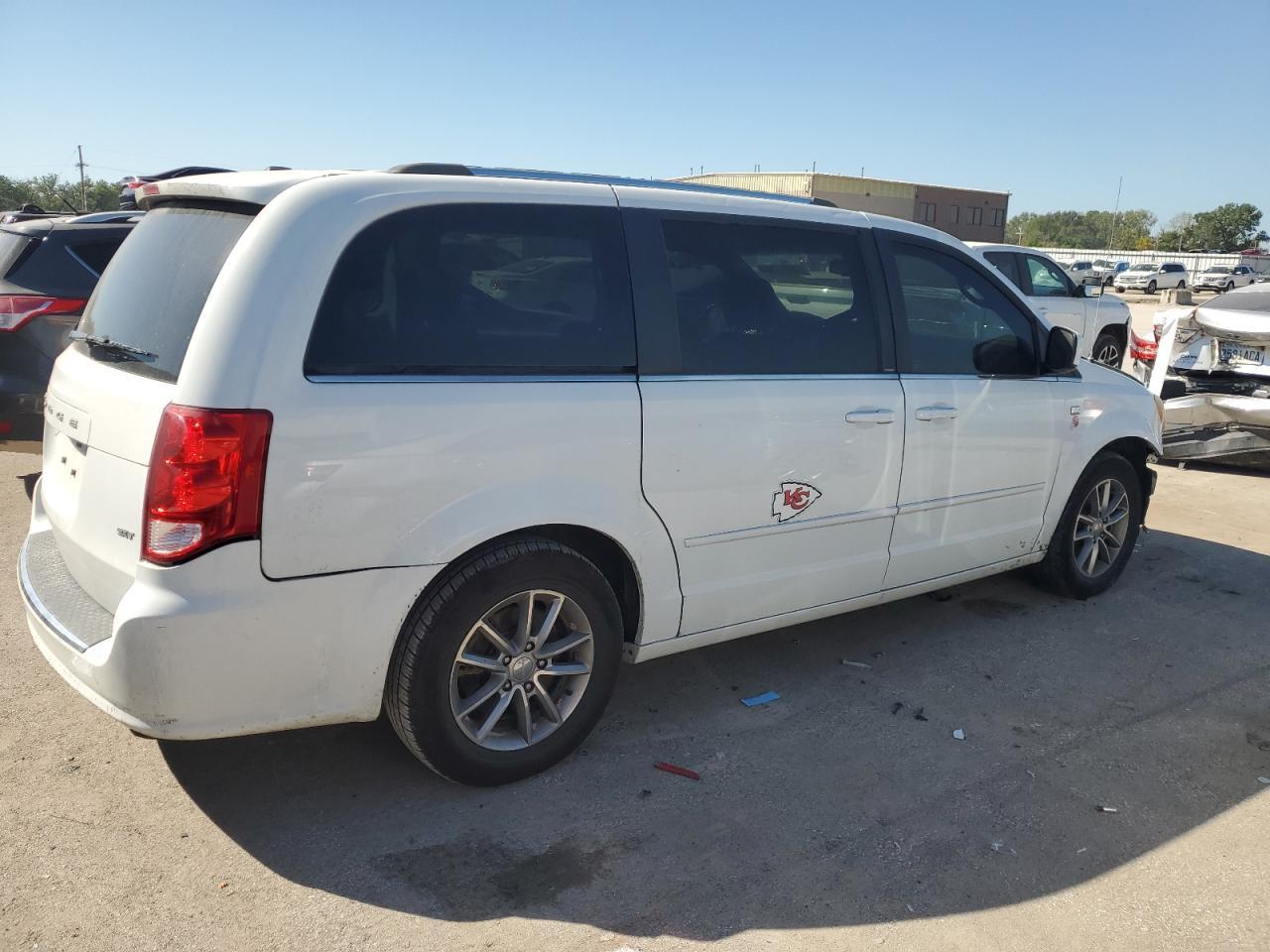 2014 Dodge Grand Caravan Sxt - Image 3