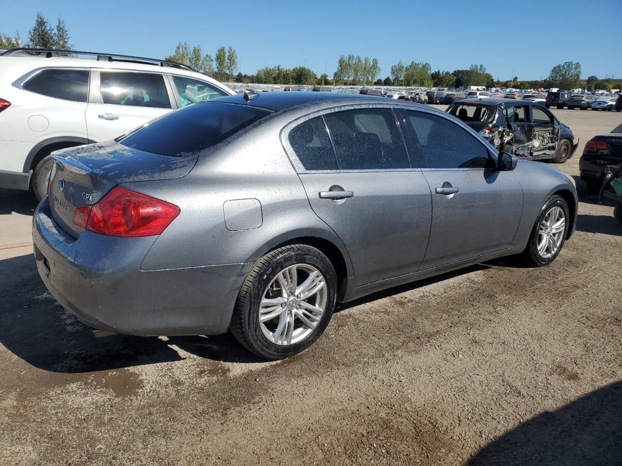 2010 Infiniti G37 - Фото 3