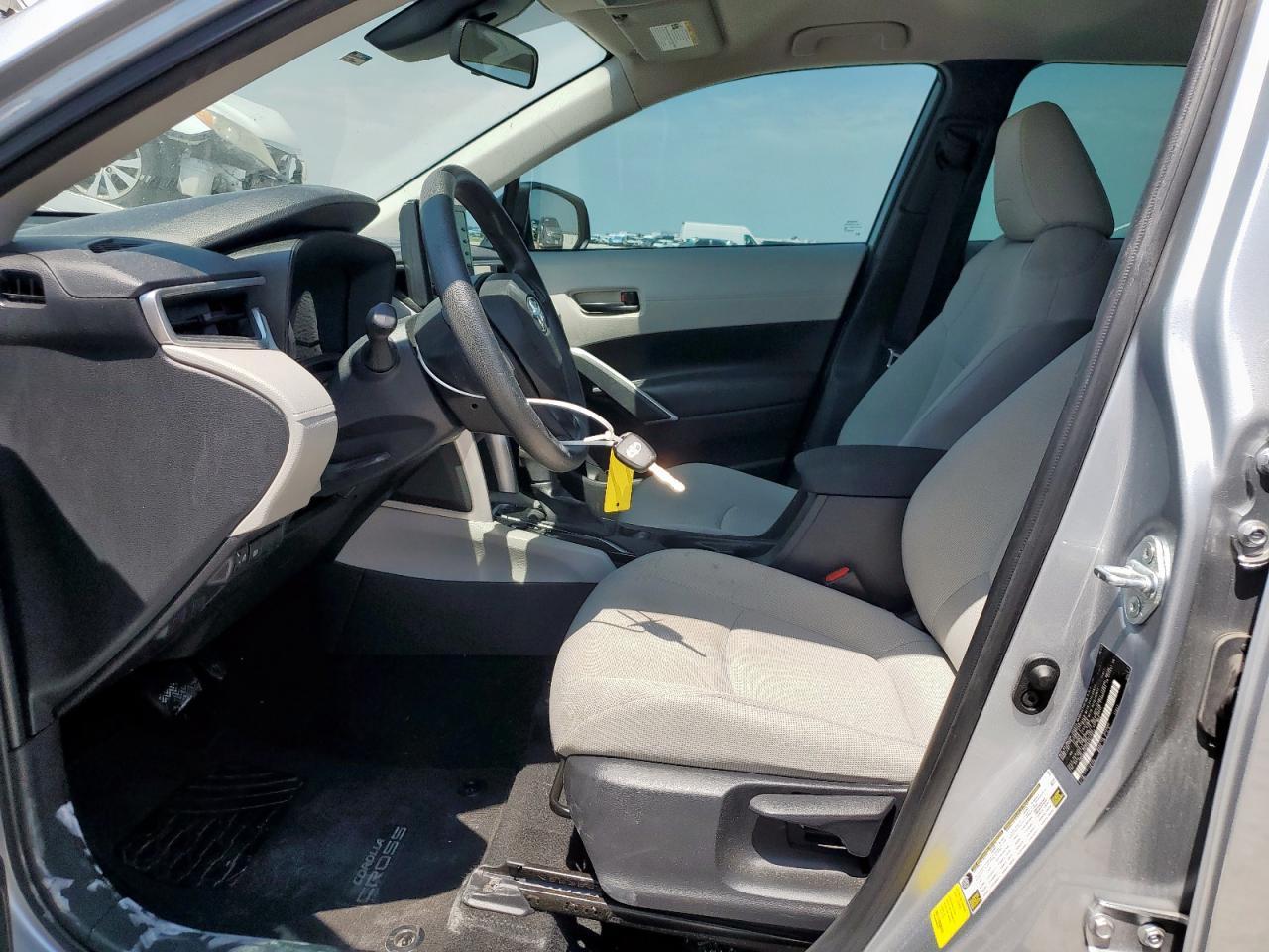 2022 Toyota Corolla Cross L - Image 7