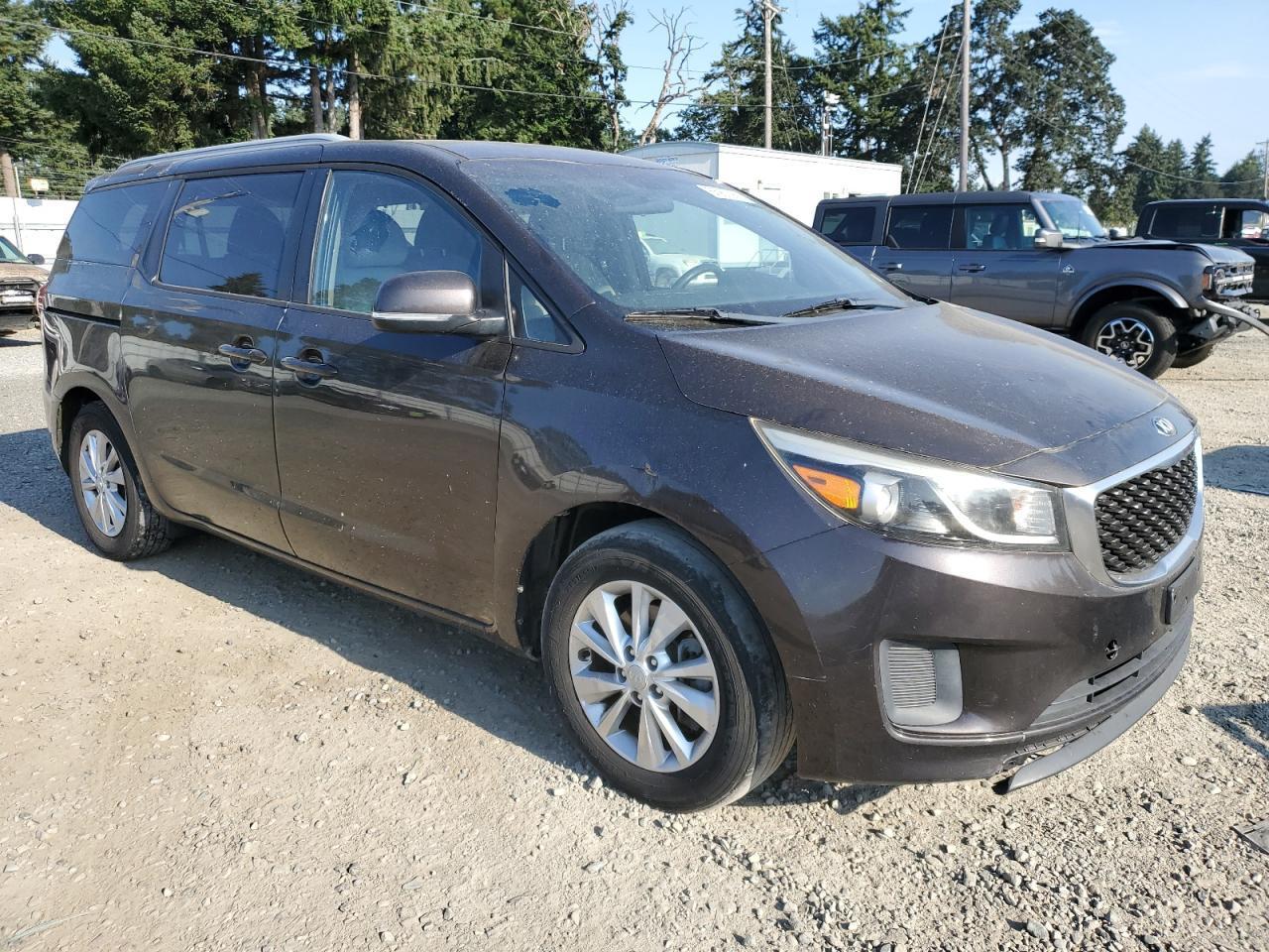 2015 Kia Sedona Lx - Image 4