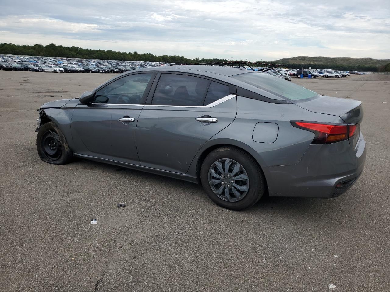 2020 Nissan Altima S - Image 2