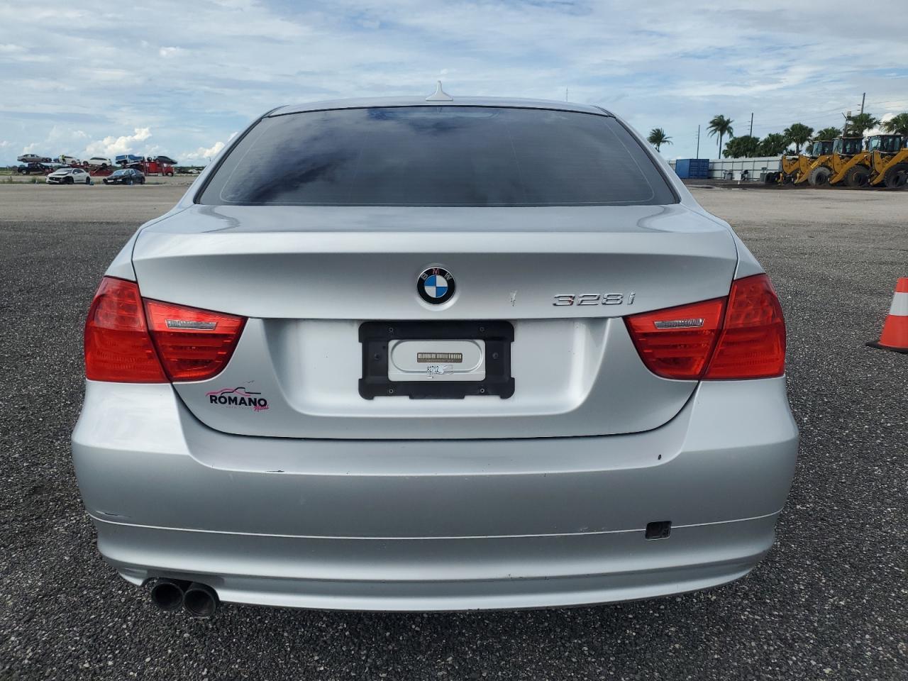 2011 BMW 328 I - Фото 6