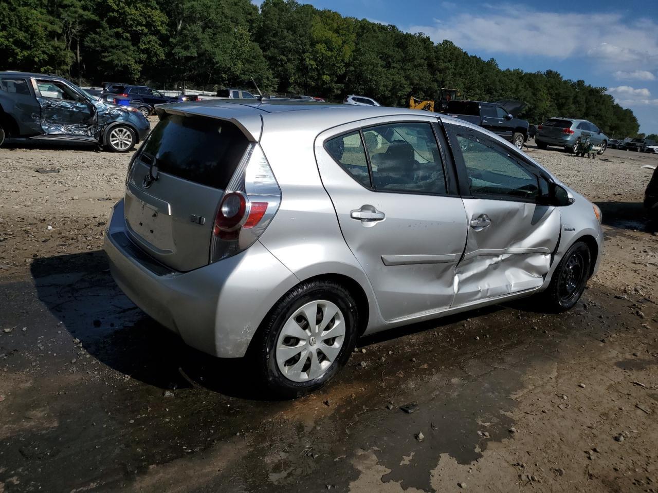 2012 Toyota Prius C - Image 3