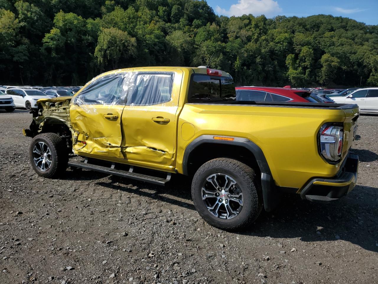 2023 GMC Canyon At4 - Image 2