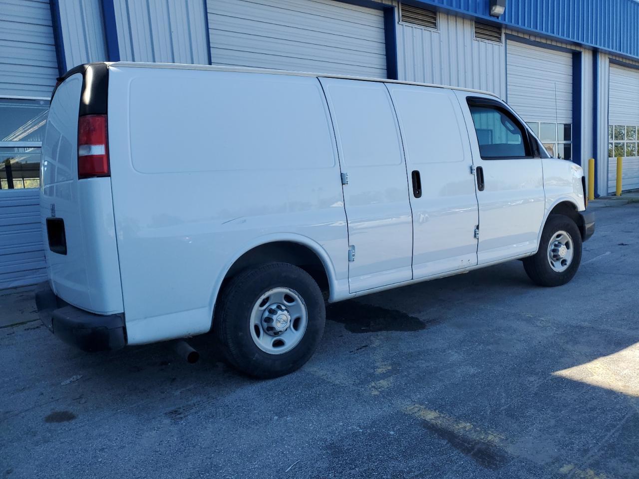 2016 Chevrolet Express G3500 - Image 3