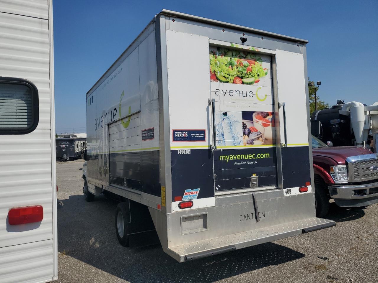 2020 Chevrolet Express Delivery Truck - Фото 3