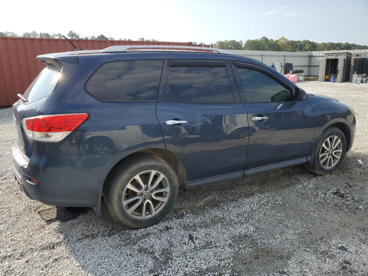 2014 Nissan Pathfinder S - Image 3
