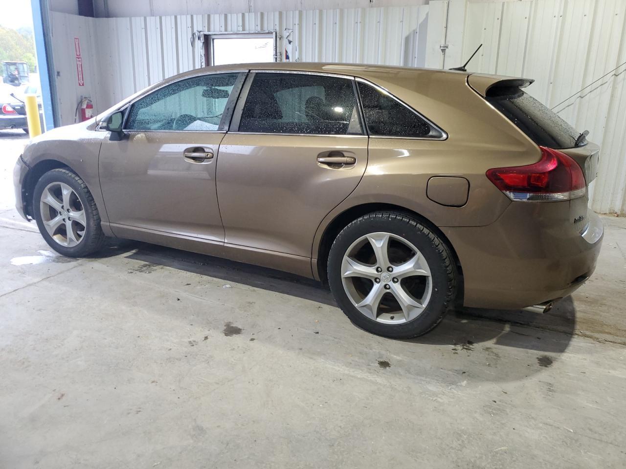 2013 Toyota Venza Le - Фото 2