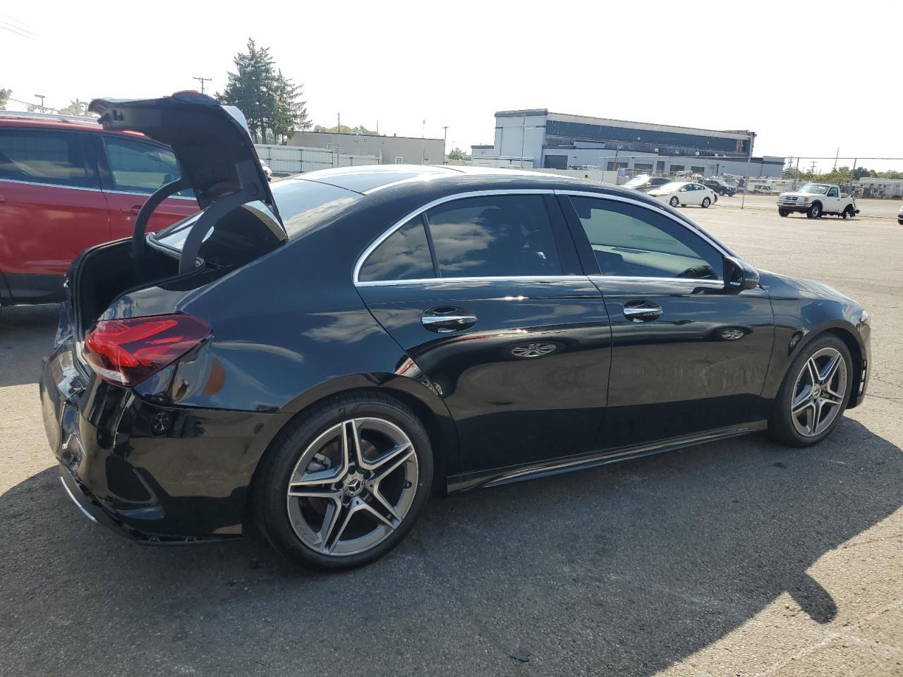 2022 Mercedes-Benz A 220 4Matic - Фото 3