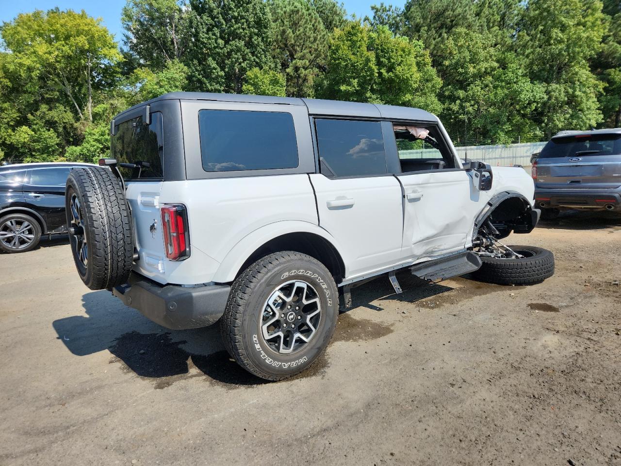 2025 Ford Bronco Outer Banks - Фото 3