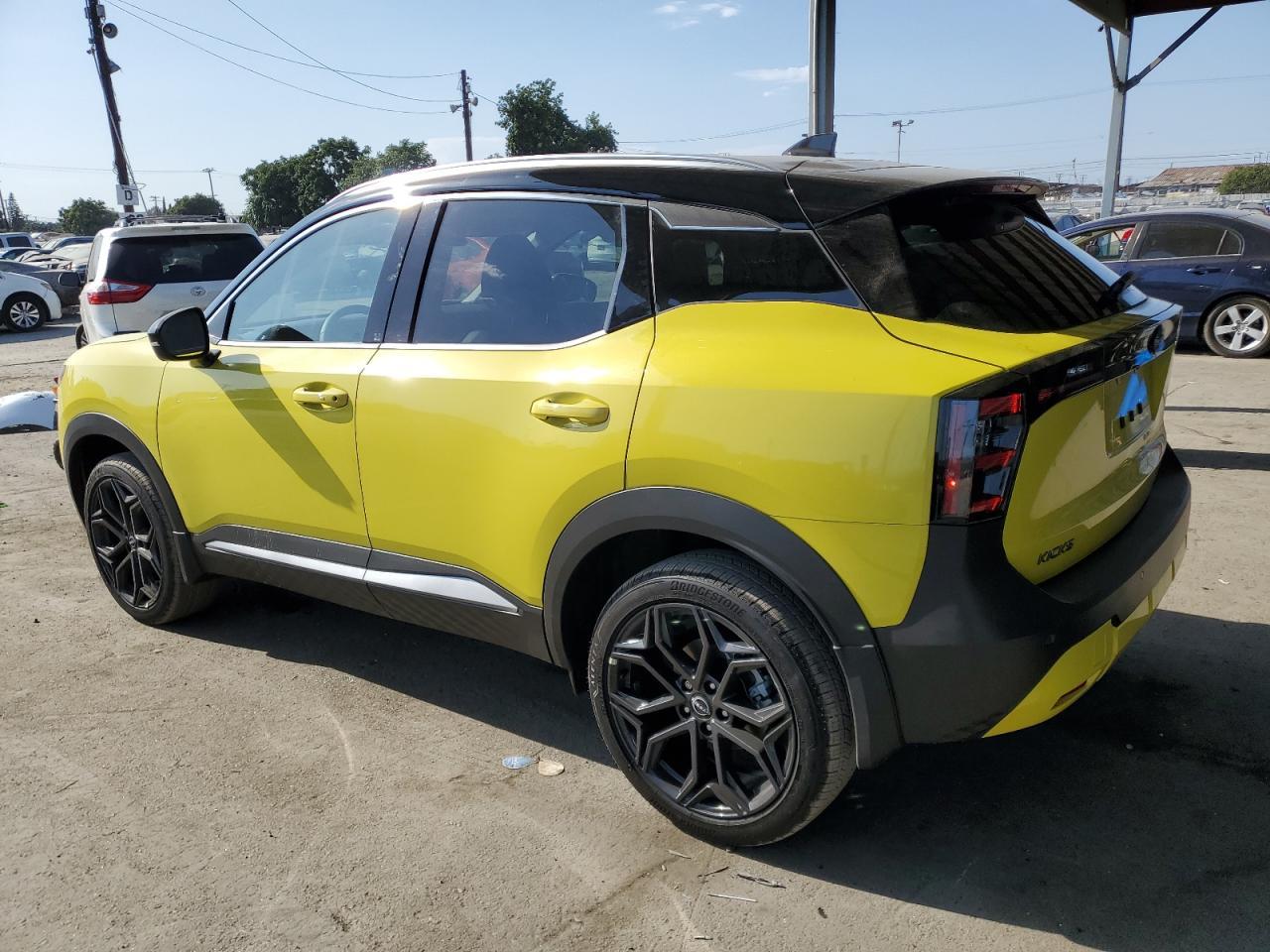 2025 Nissan Kicks Sr - Фото 2