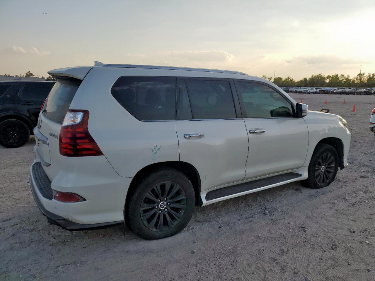 2022 Lexus Gx 460 - Фото 3