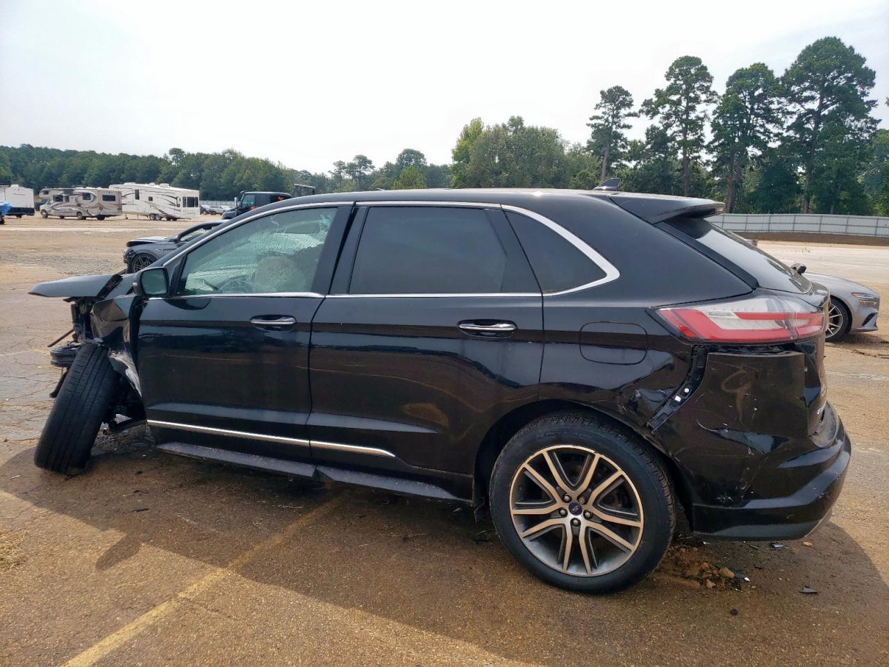 2019 Ford Edge Titanium - Фото 2
