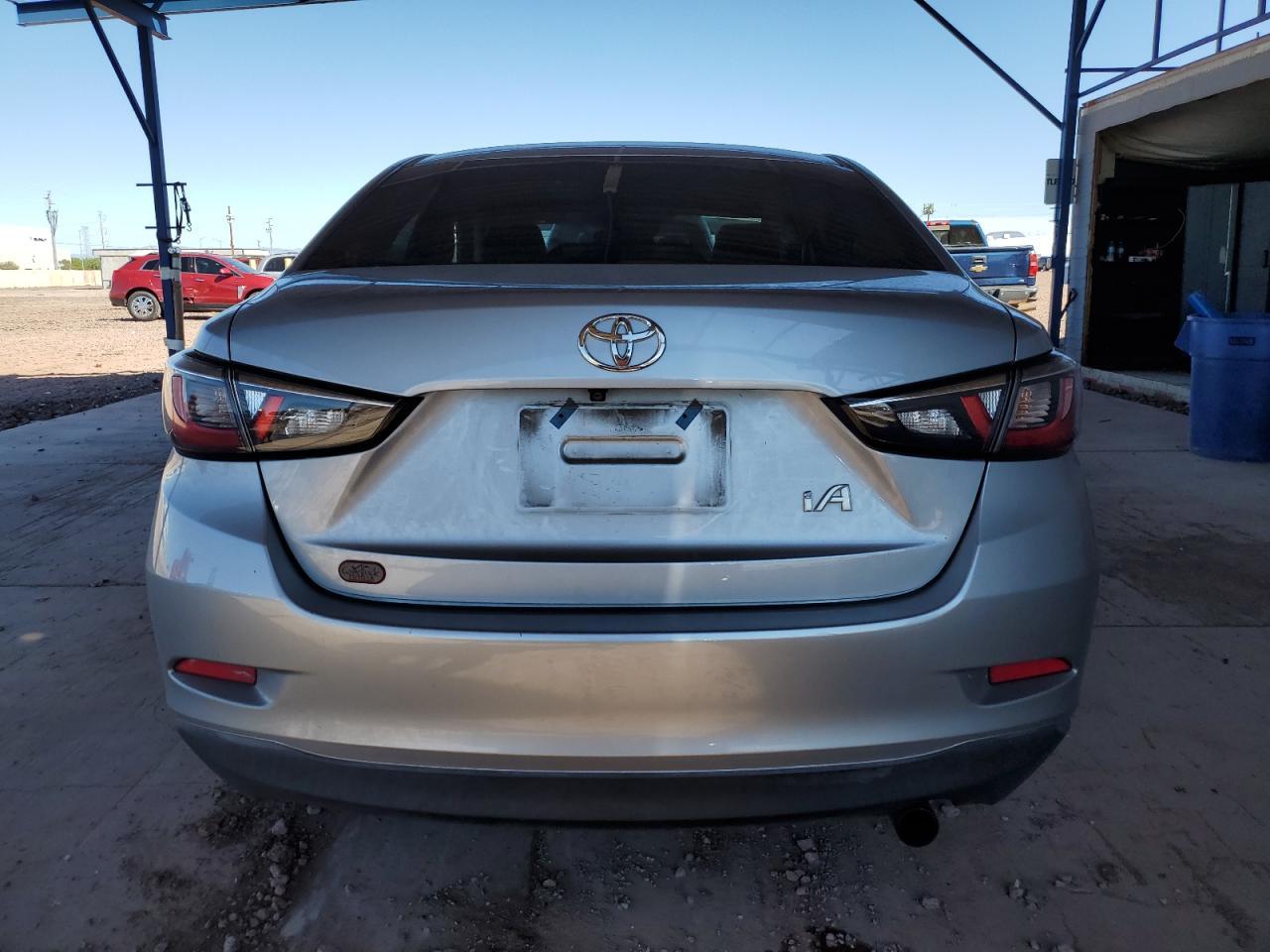 2017 Toyota Yaris Ia - Фото 6