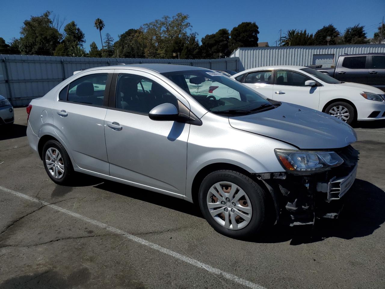 2017 Chevrolet Sonic Ls - Фото 4