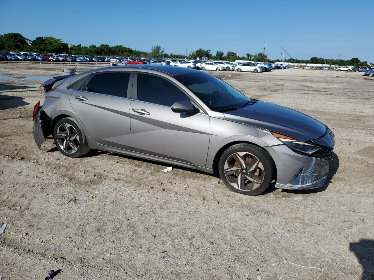 2022 Hyundai Elantra Limited - Фото 4