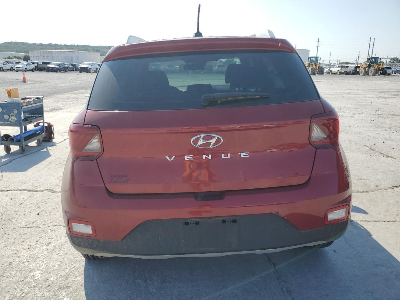 2024 Hyundai Venue Limited - Image 6
