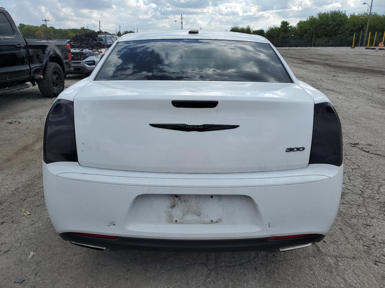 2022 Chrysler 300 Touring - Фото 6