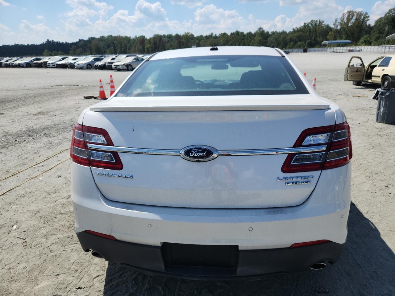 2013 Ford Taurus Limited - Image 6