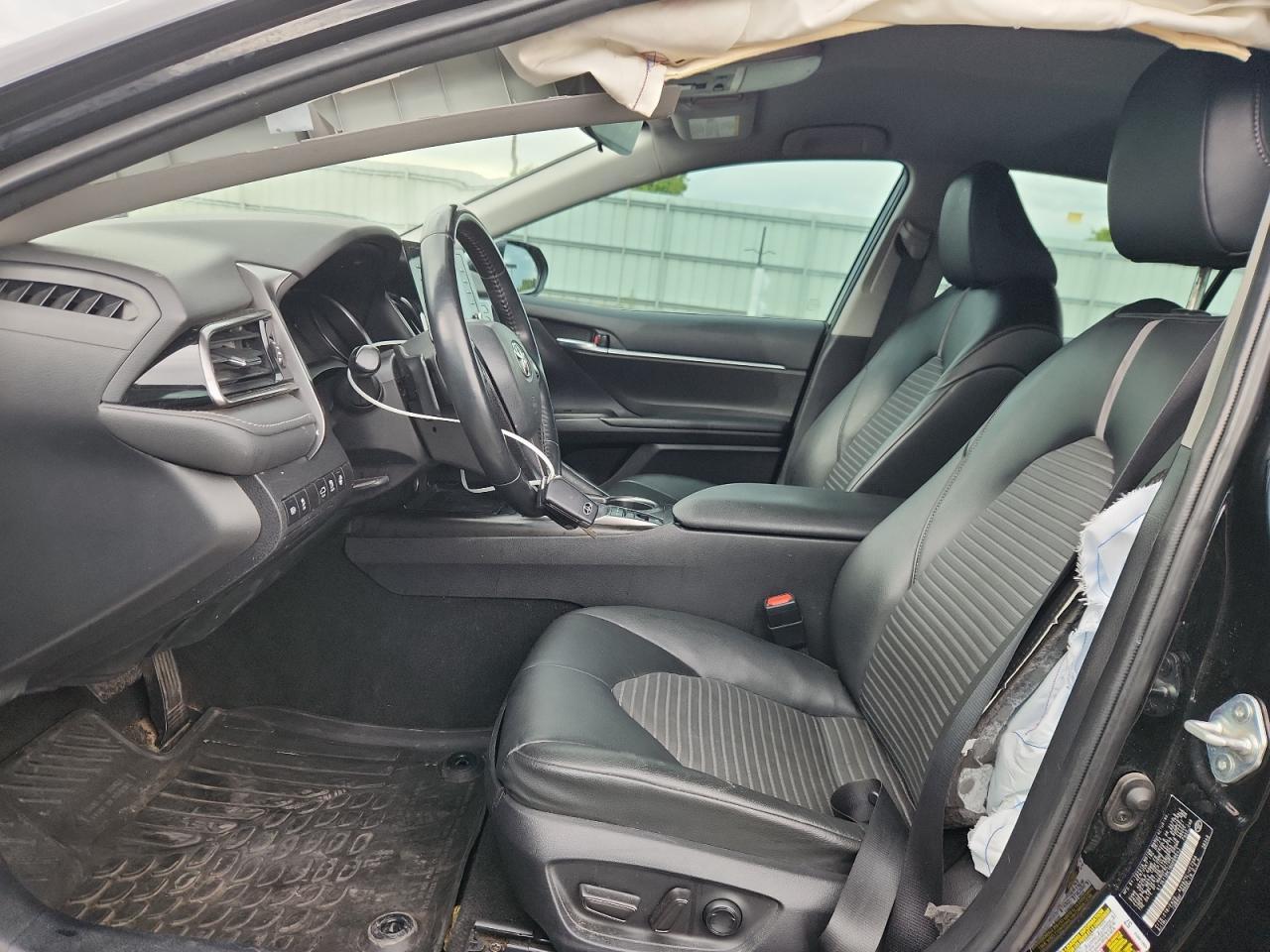 2022 Toyota Camry Se - Image 7