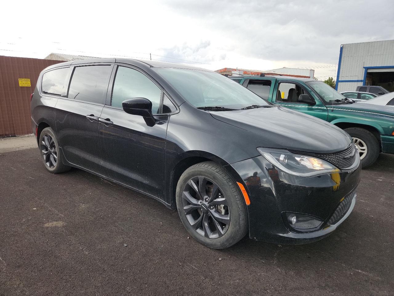 2020 Chrysler Pacifica Touring - Фото 4