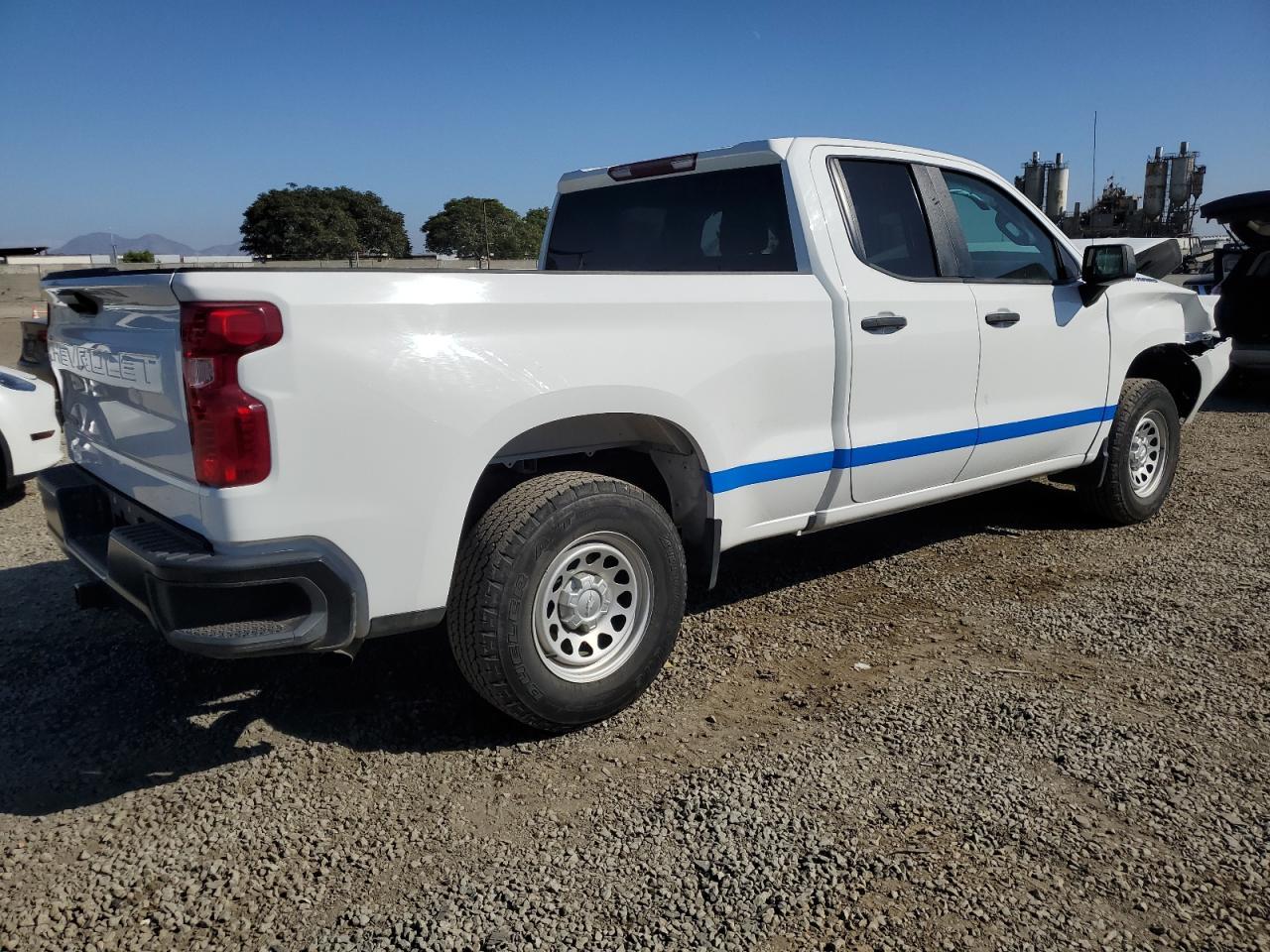 2023 Chevrolet Silverado K1500 - Image 3