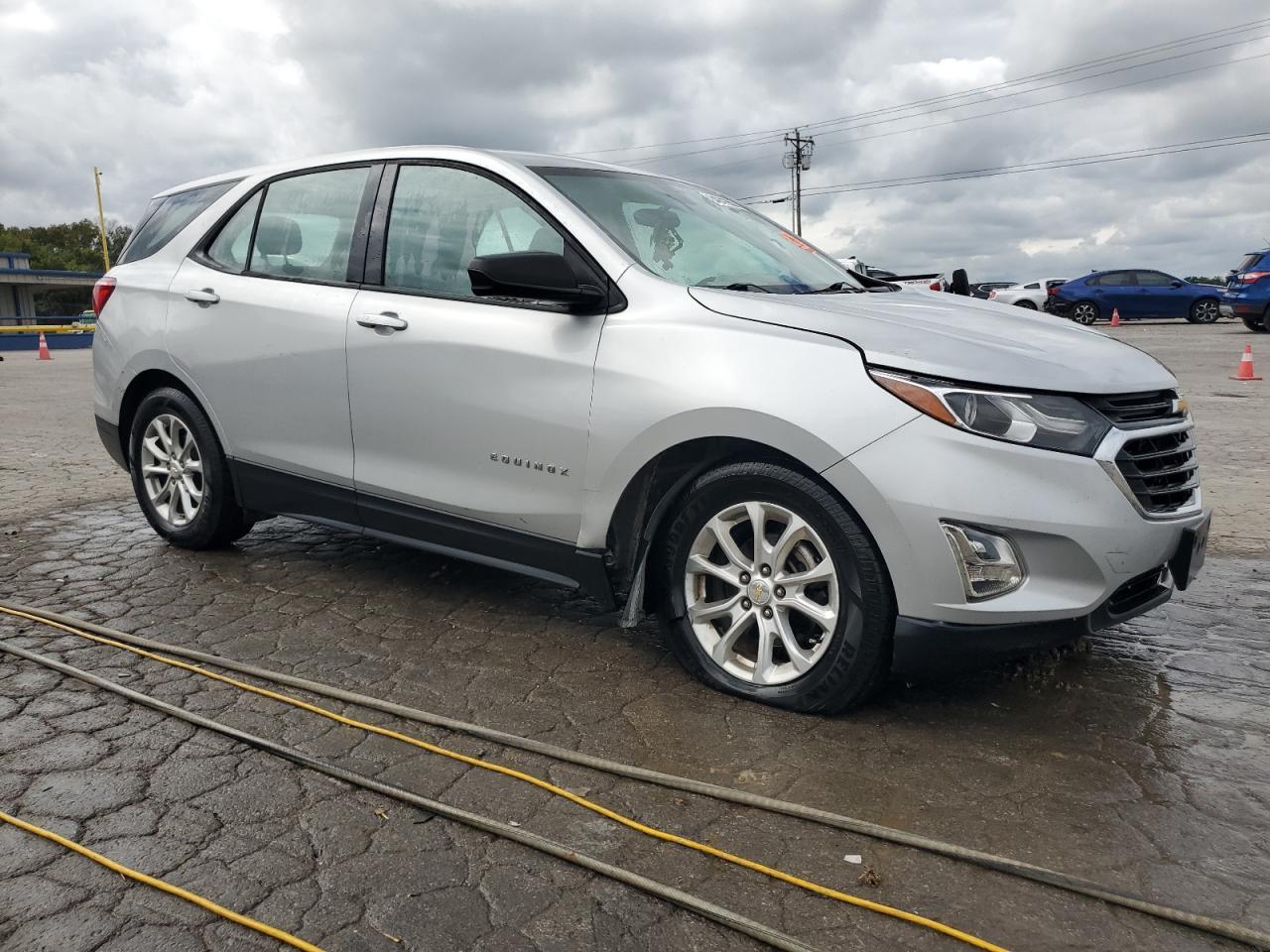 2018 Chevrolet Equinox Ls - Image 4