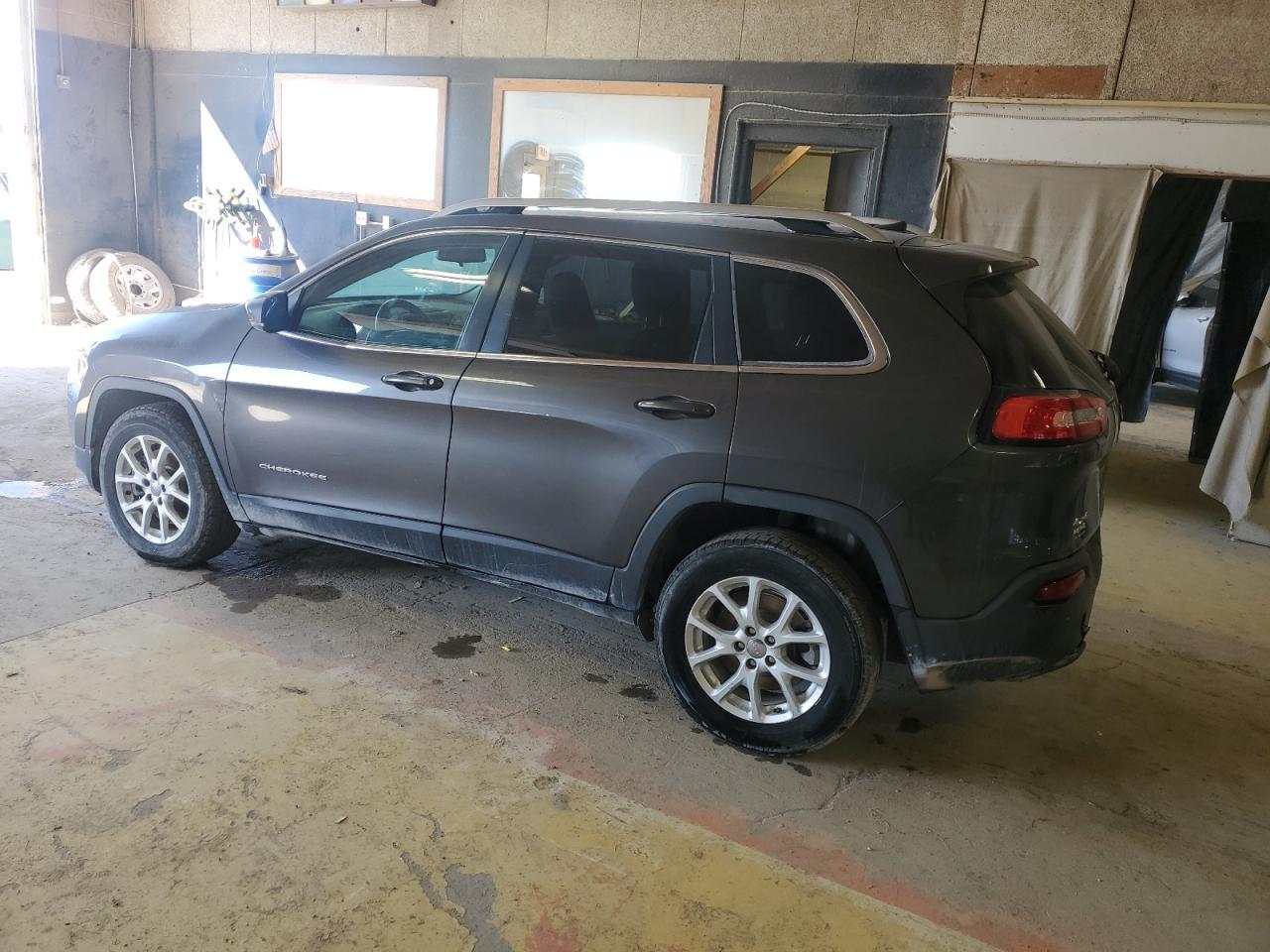 2016 Jeep Cherokee Latitude - Фото 2