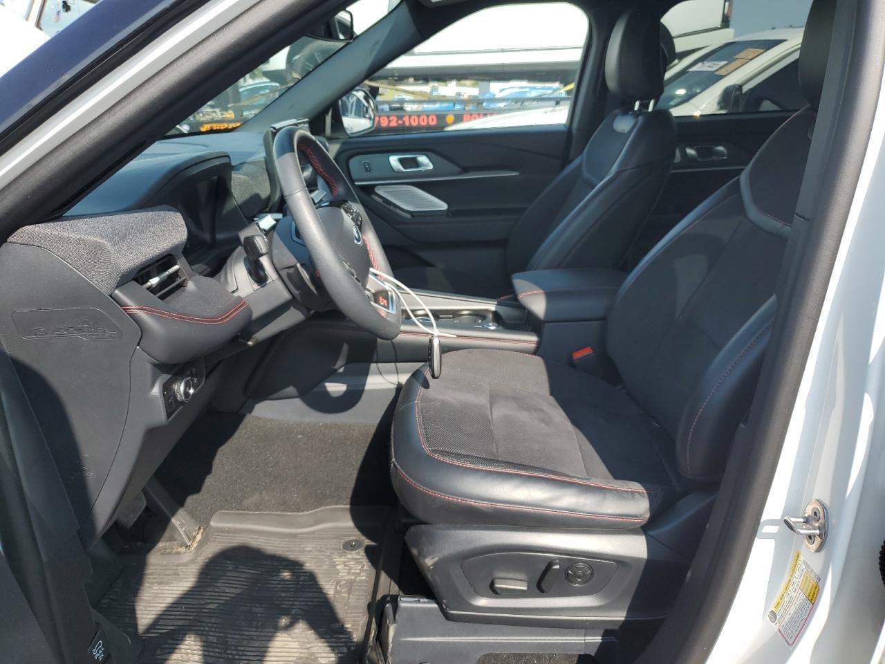 2025 Ford Explorer St - Фото 7