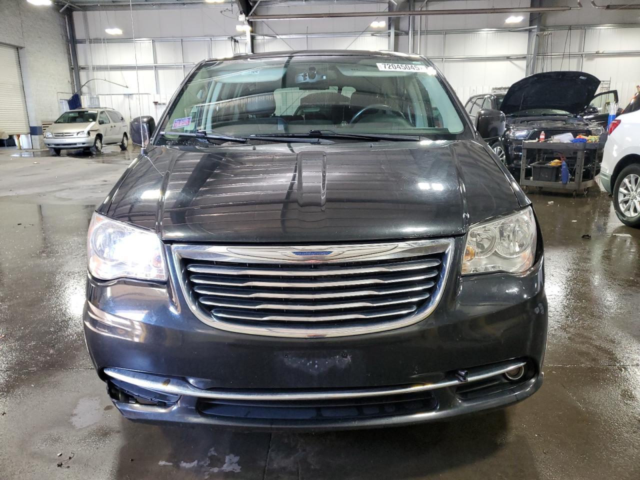 2016 Chrysler Town & Country Touring - Фото 5