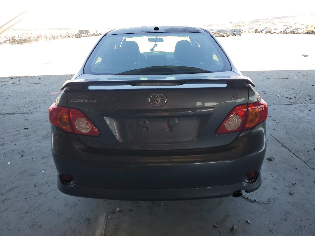 2010 Toyota Corolla Base - Фото 6