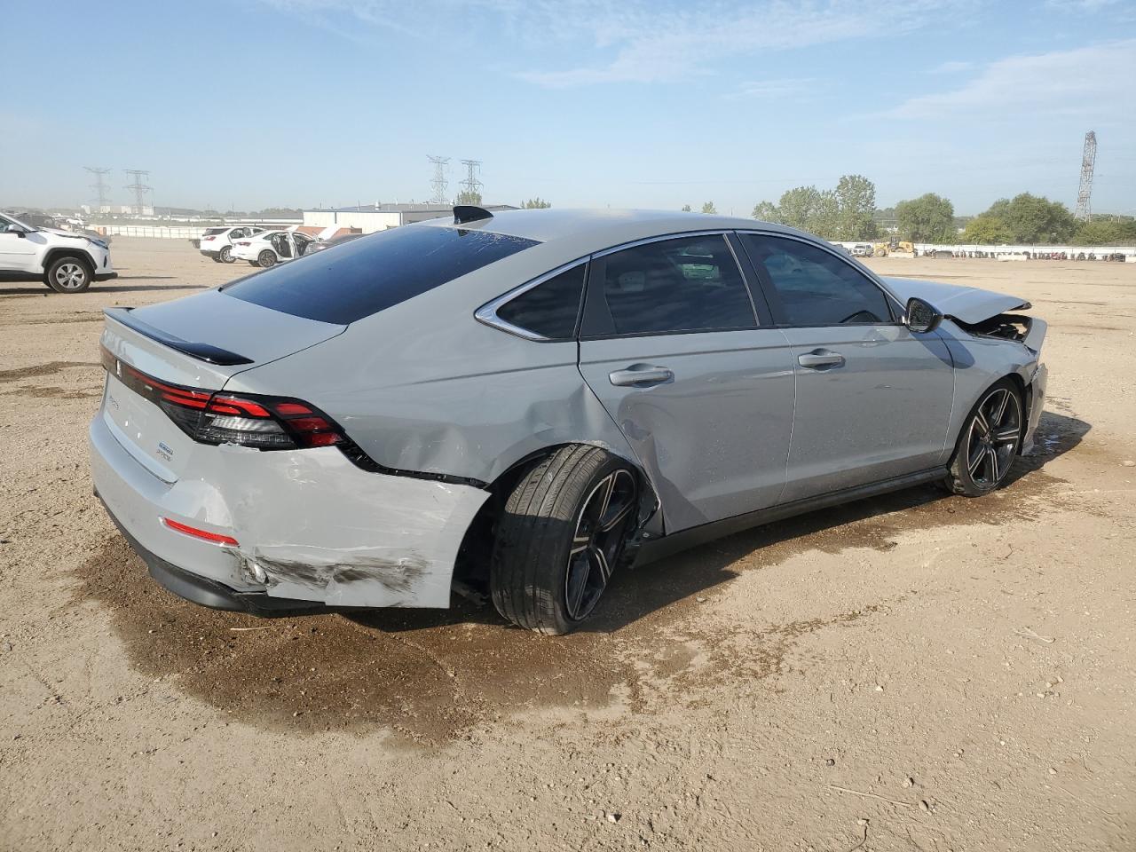 2023 Honda Accord Hybrid Sport - Image 3