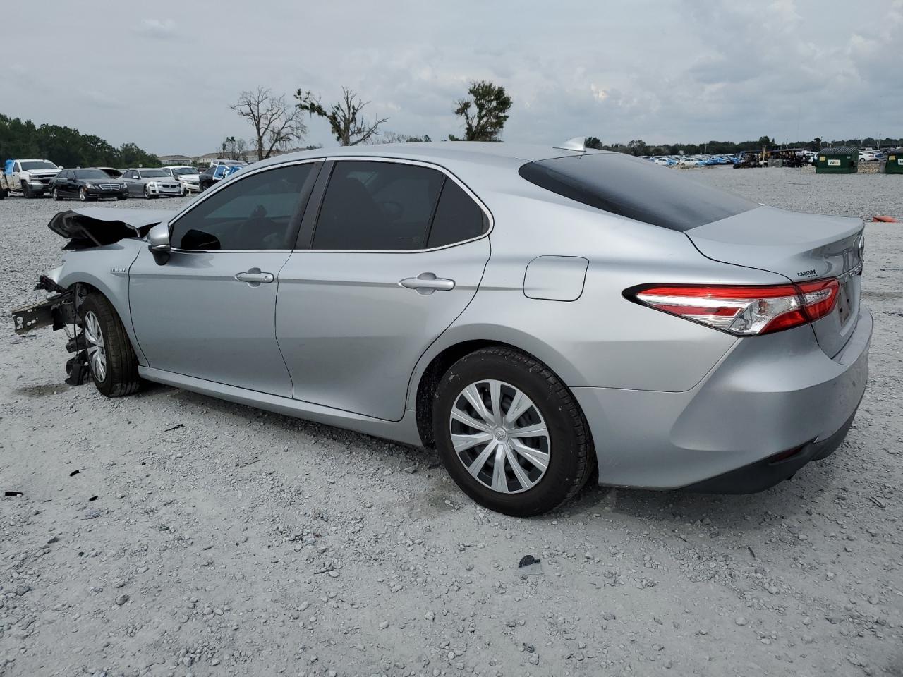 2018 Toyota Camry Le - Фото 2