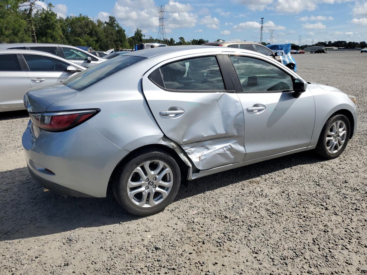 2018 Toyota Yaris Ia - Фото 3