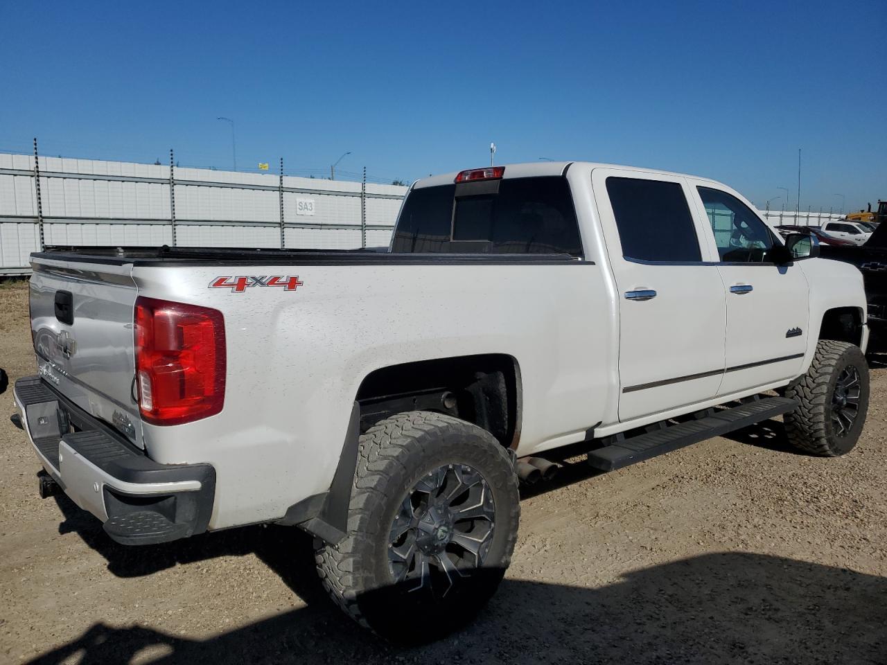 2017 Chevrolet Silverado K1500 High Country - Фото 3