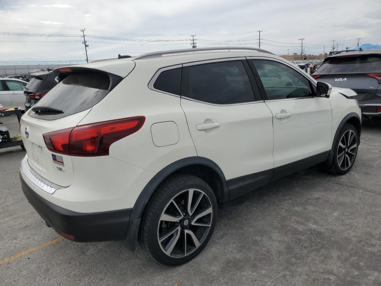 2017 Nissan Rogue Sport S - Фото 3