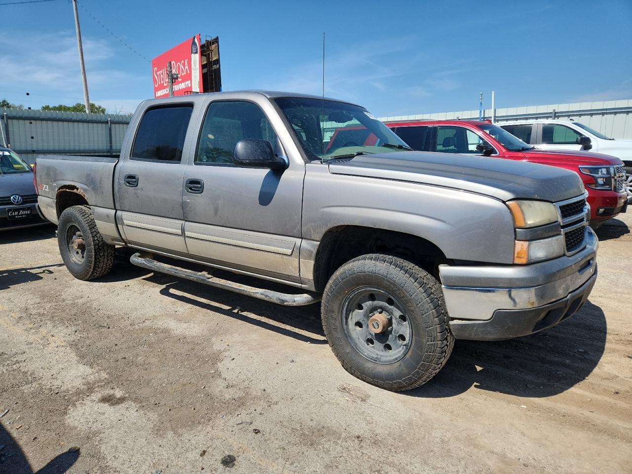 2007 Chevrolet Silverado K1500 Crew Cab - Image 4