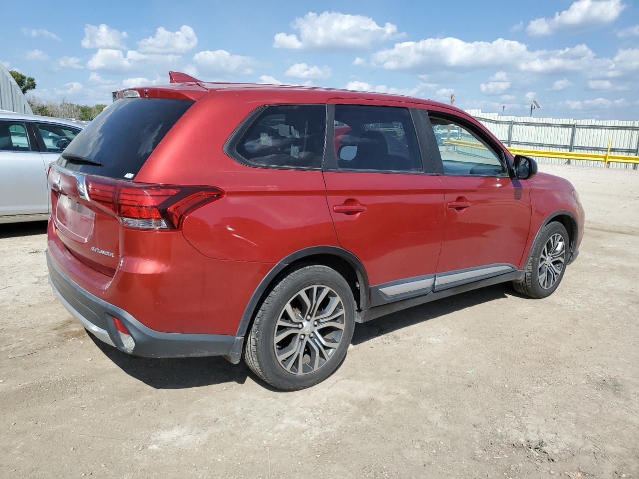 2017 Mitsubishi Outlander Es - Image 3