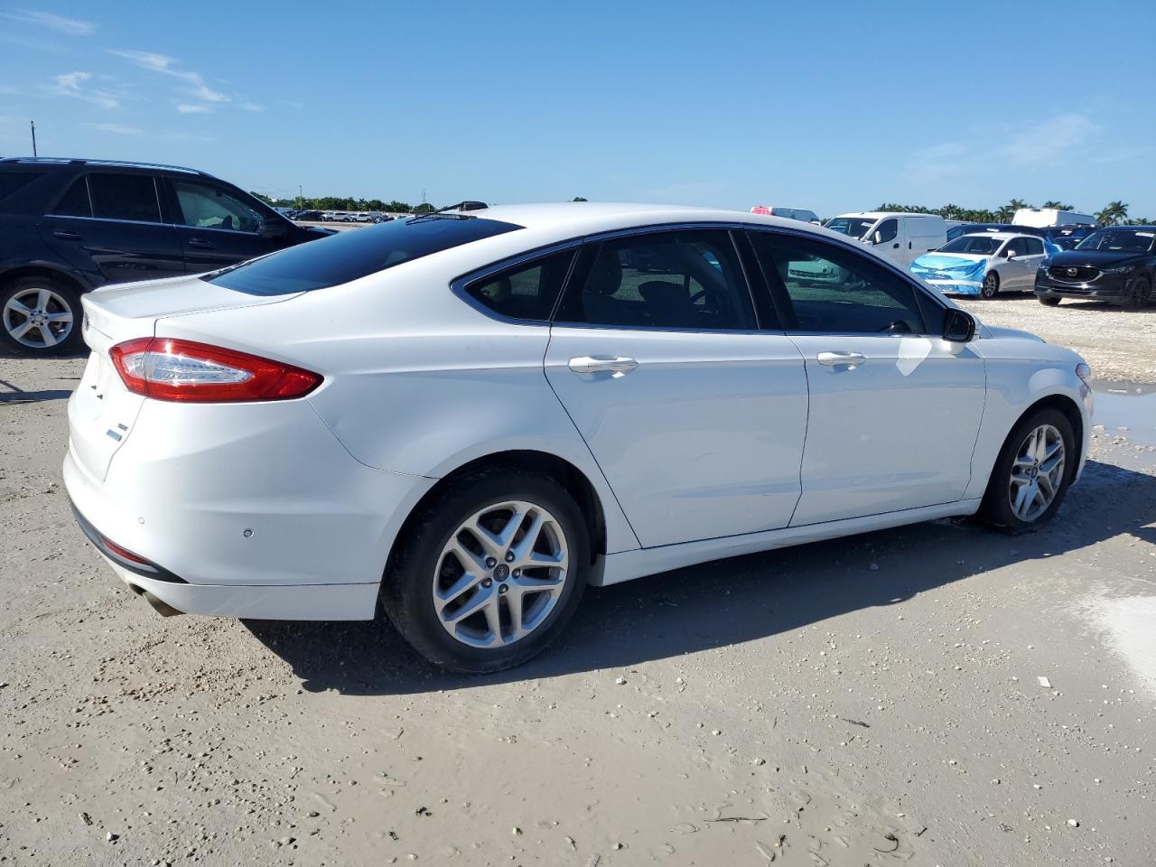 2013 Ford Fusion Se - Фото 3