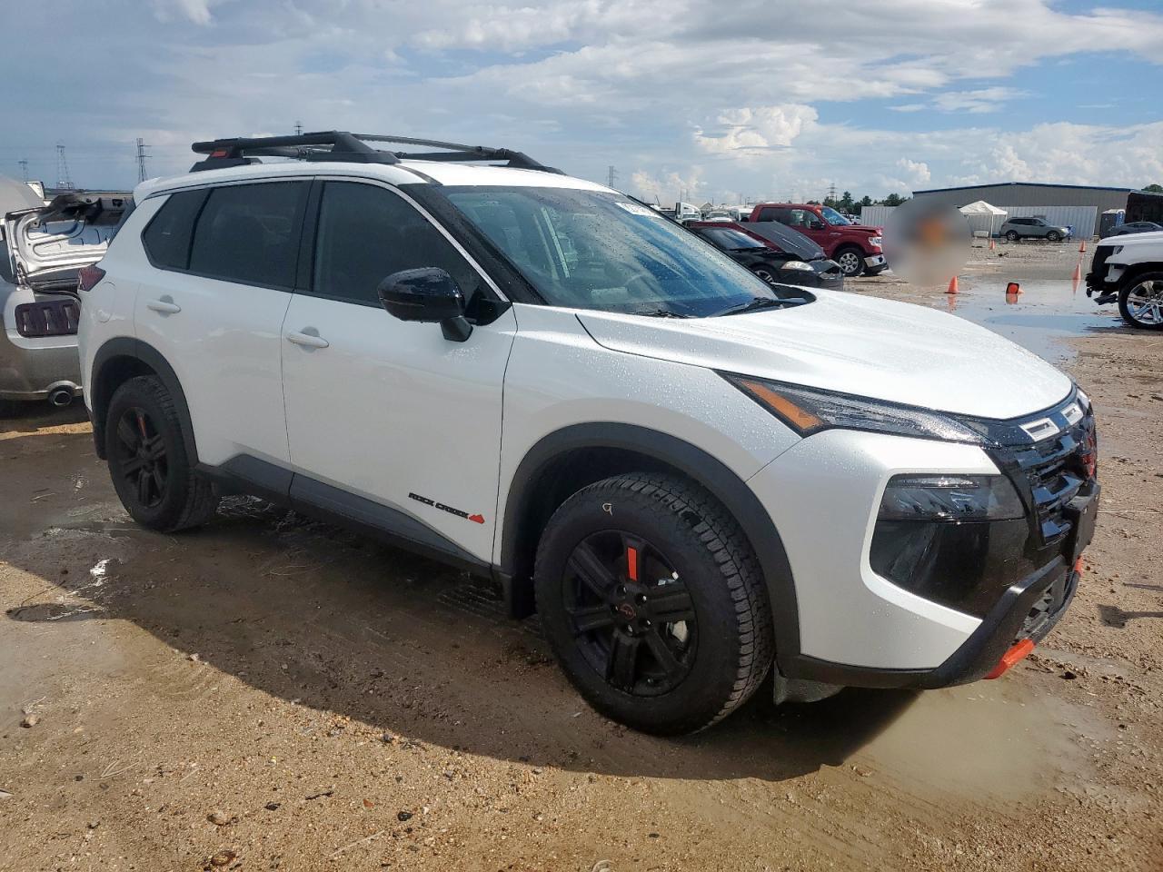 2025 Nissan Rogue Sv - Image 4