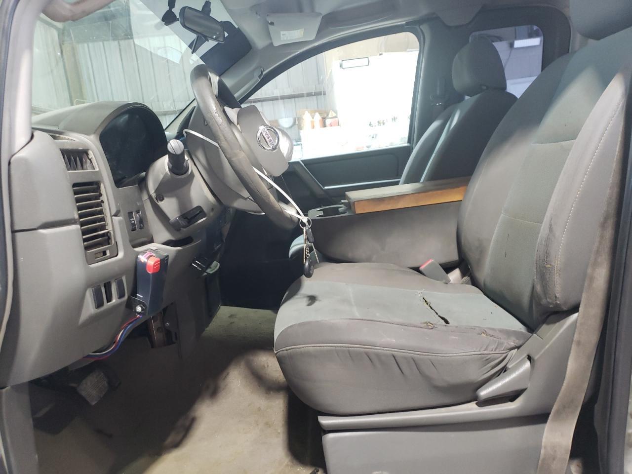 2005 Nissan Titan Xe - Image 7