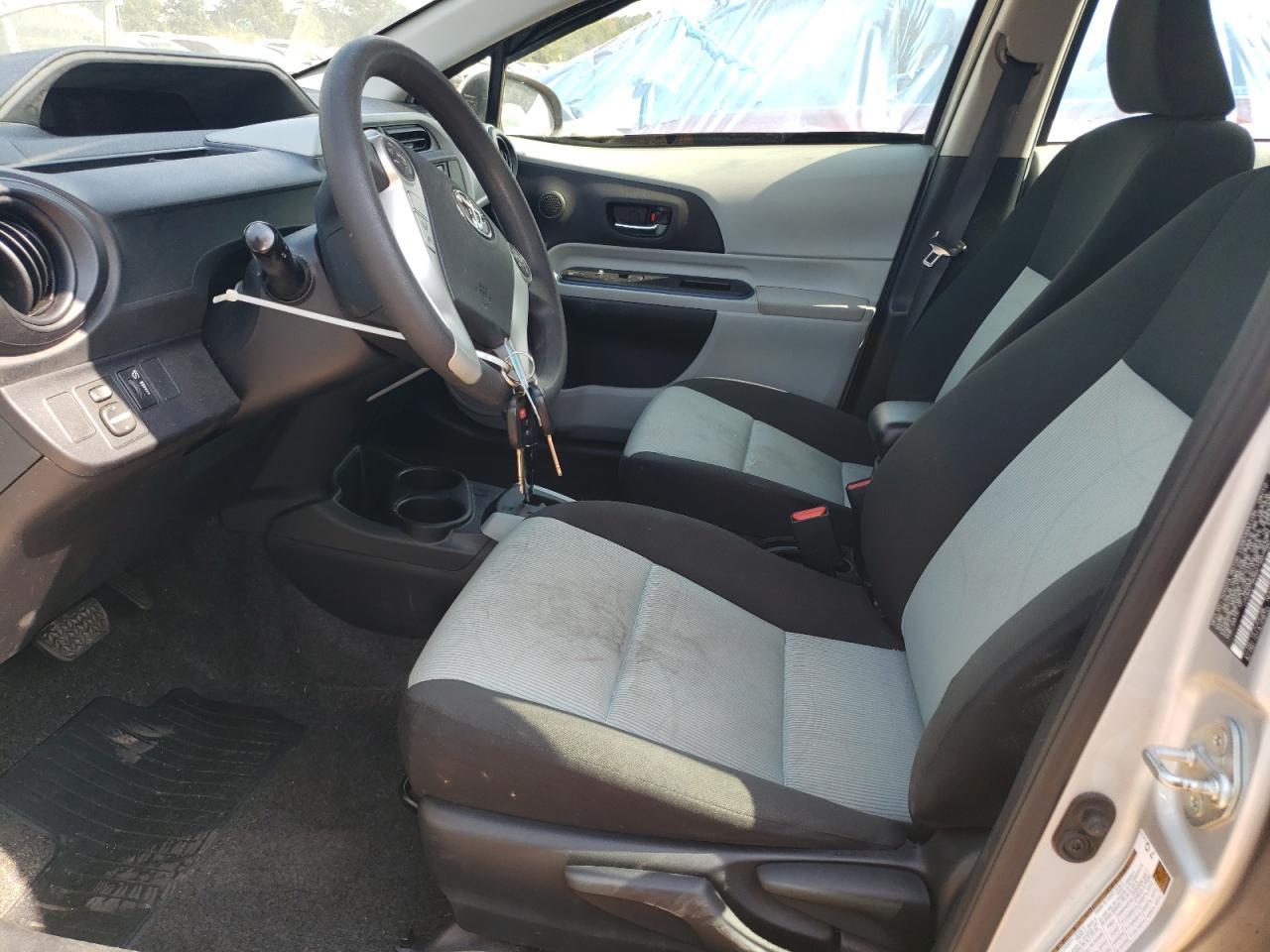 2012 Toyota Prius C - Image 7