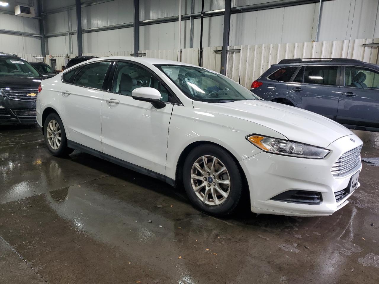 2015 Ford Fusion S - Фото 4