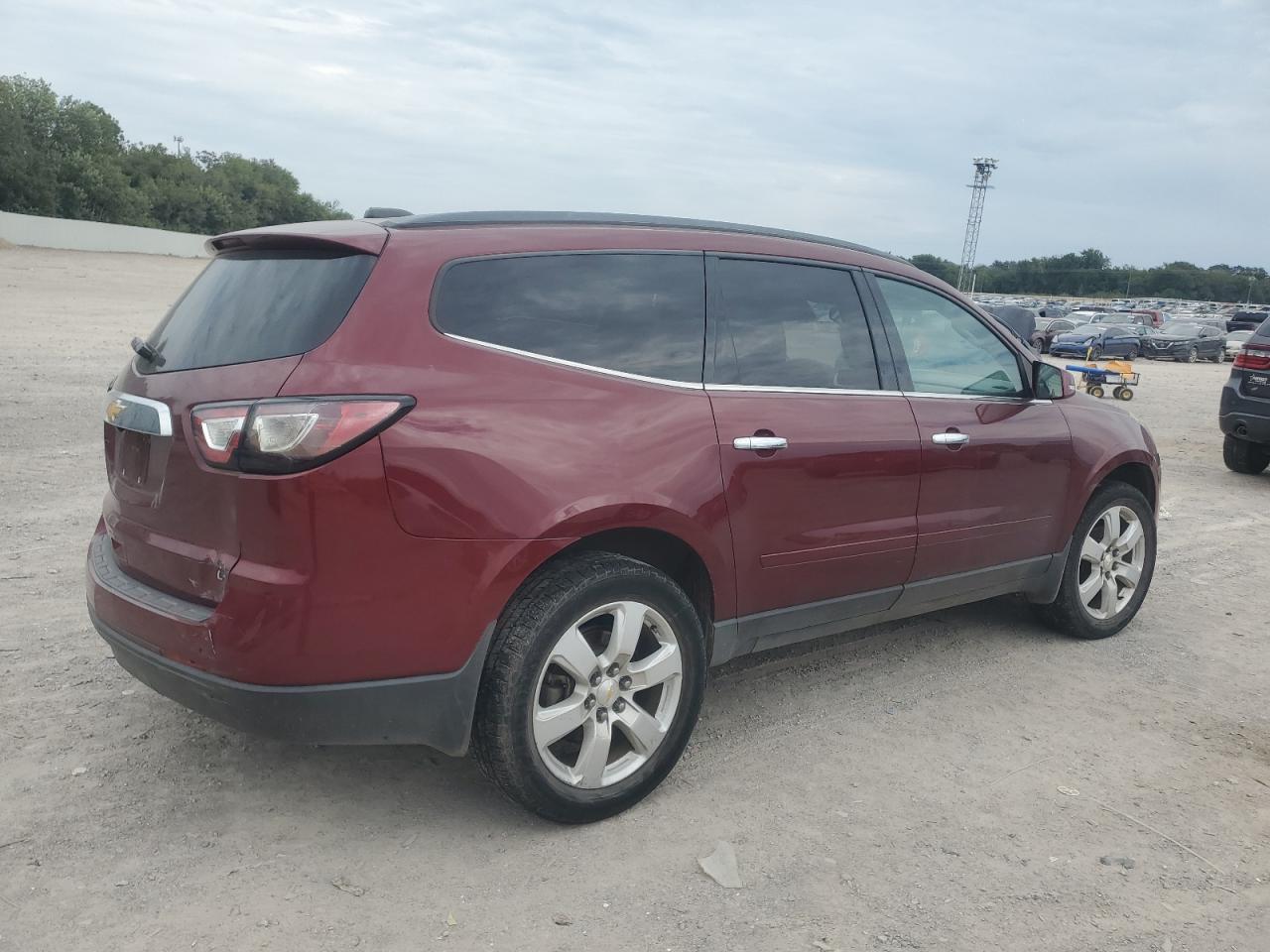2017 Chevrolet Traverse Lt - Image 3