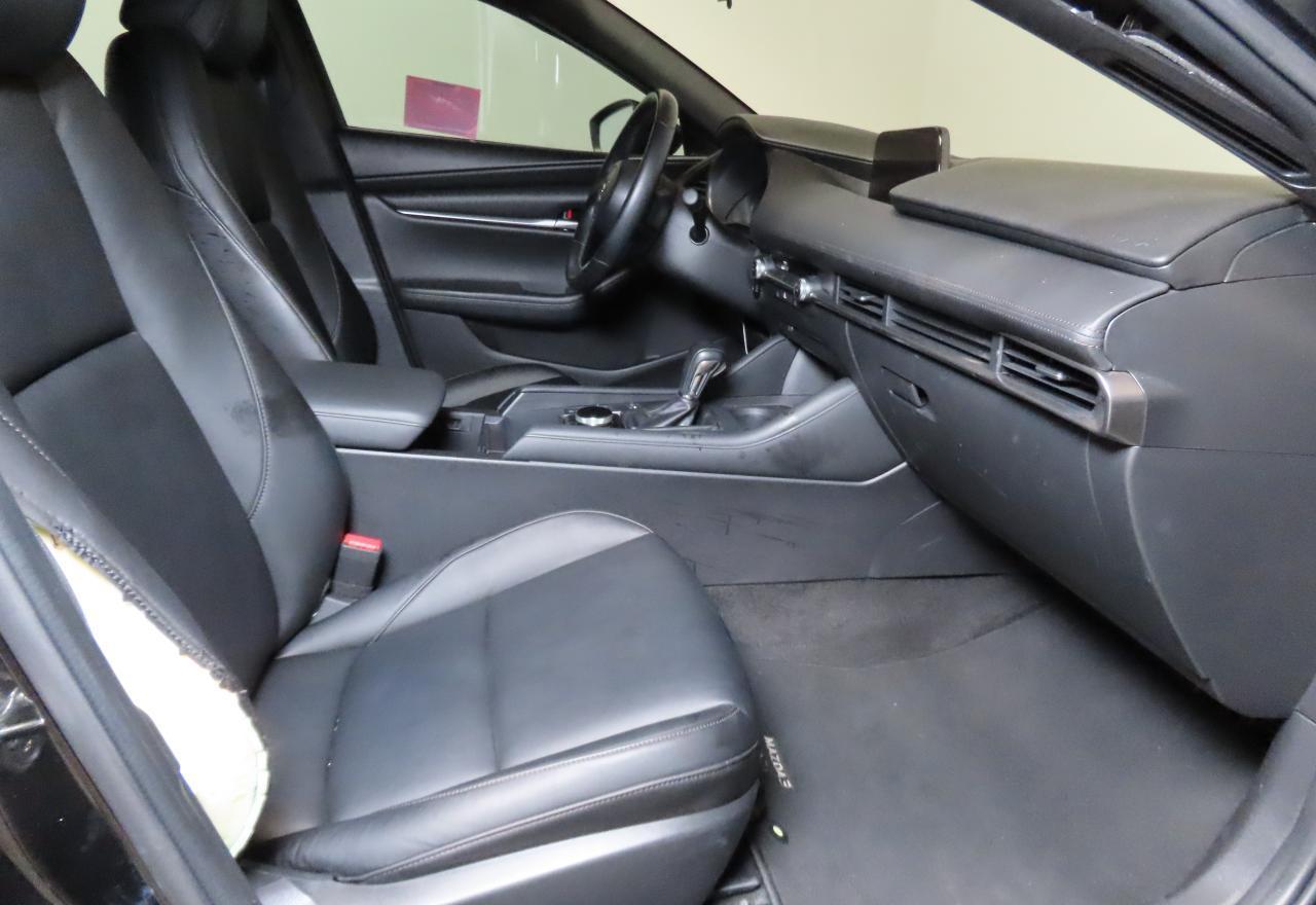 2021 Mazda 3 Select - Image 5